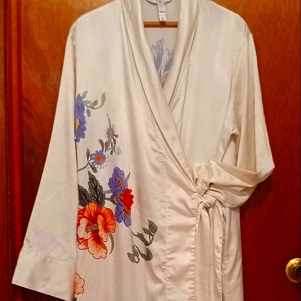 Vibrant Asian inspired Kimono Robe